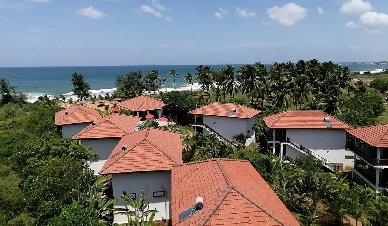 Ladja Beach Resort Ambalantota Экстерьер фото